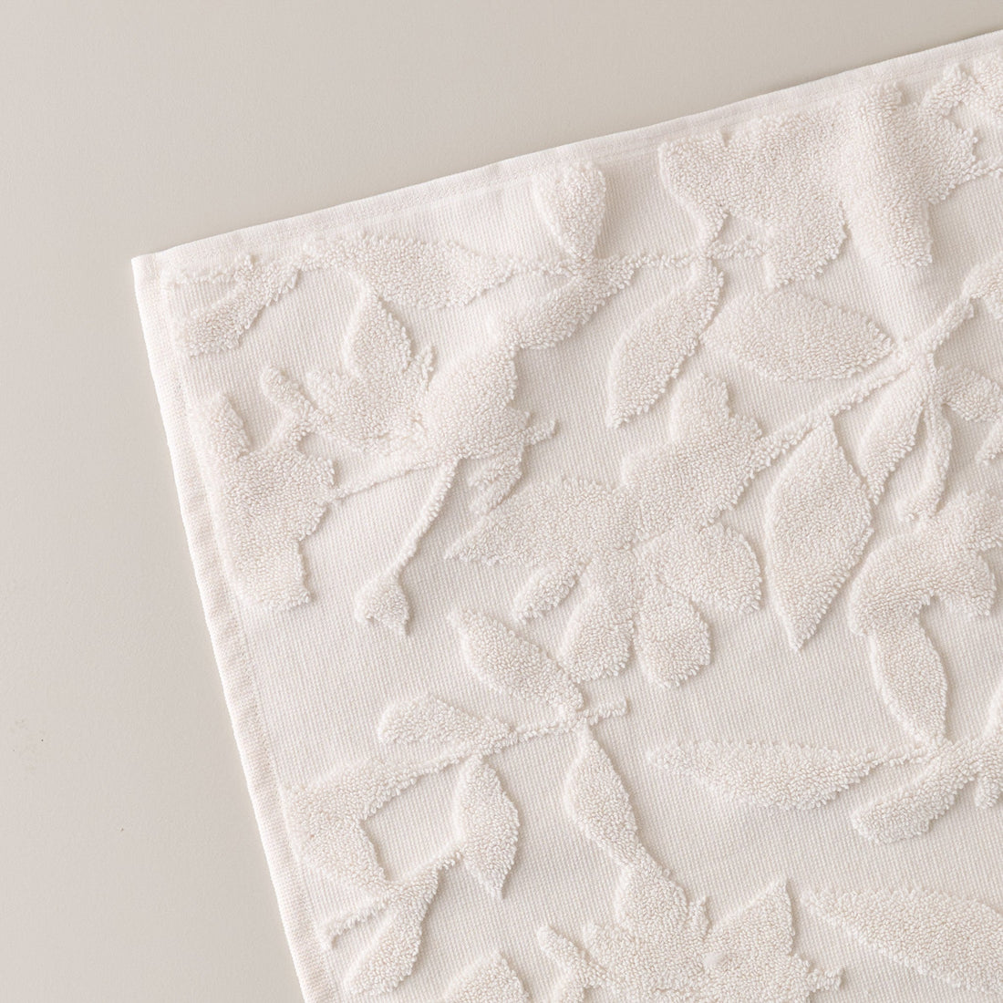 Snow White Floral Jacquard Towel